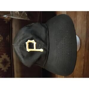vintage Pittsburgh Pirates MLB Hat missing button